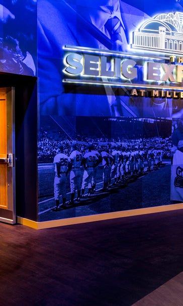 Brewers go high-tech in latest tribute to Bud Selig